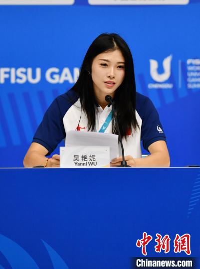 吴艳妮在成都大运会女子100米栏决赛夺银，12秒