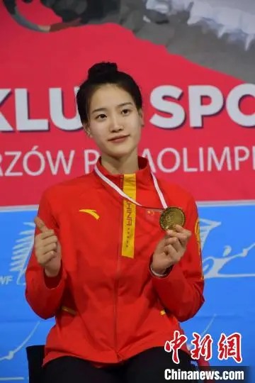 巴黎奥运健儿献唱春晚《孤勇者》展现赛场风采