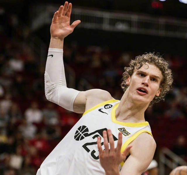 基扬特-乔治崛起成爵士未来核心，带队走出重建