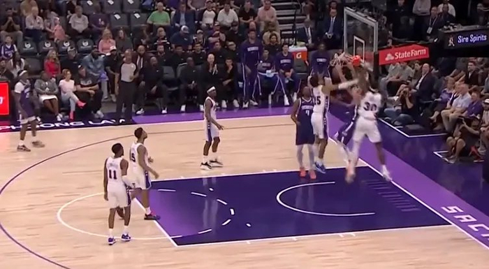 次轮新秀雷诺连场轰30+合砍62分展现统治力