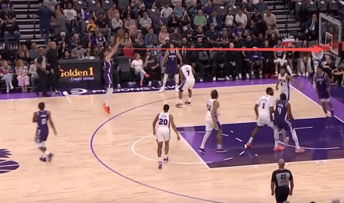 次轮新秀雷诺连场轰30+合砍62分展现统治力