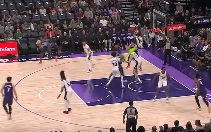 次轮新秀雷诺连场轰30+合砍62分展现统治力