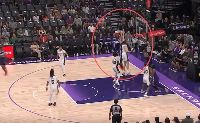 次轮新秀雷诺连场轰30+合砍62分展现统治力