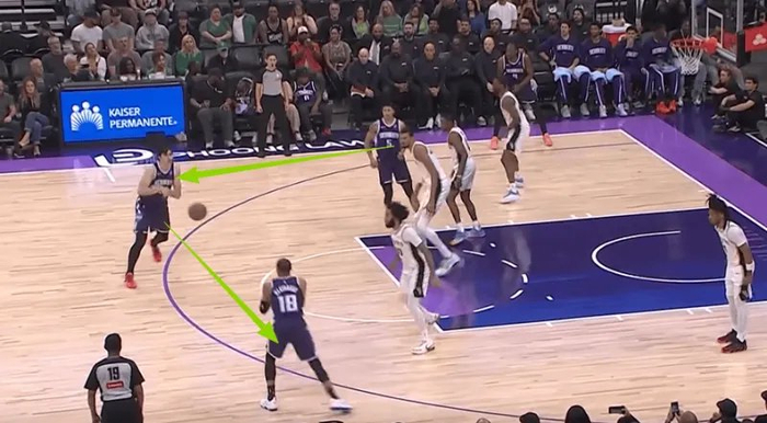 次轮新秀雷诺连场轰30+合砍62分展现统治力