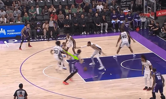 次轮新秀雷诺连场轰30+合砍62分展现统治力