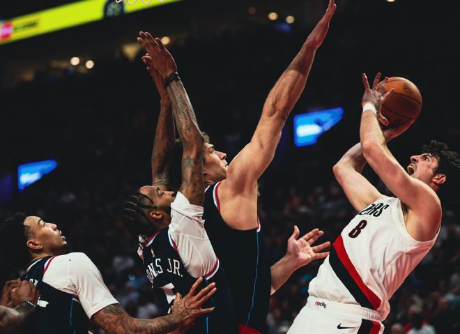 快船客场不敌开拓者 排名跌至西部第九冲击附加