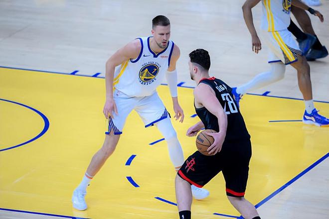 火箭险胜勇士 波尔津吉斯低迷成关键败因