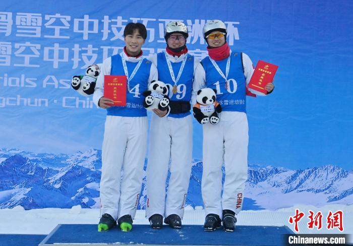 长春大练兵：2023-2024赛季全国自由式滑雪空中技